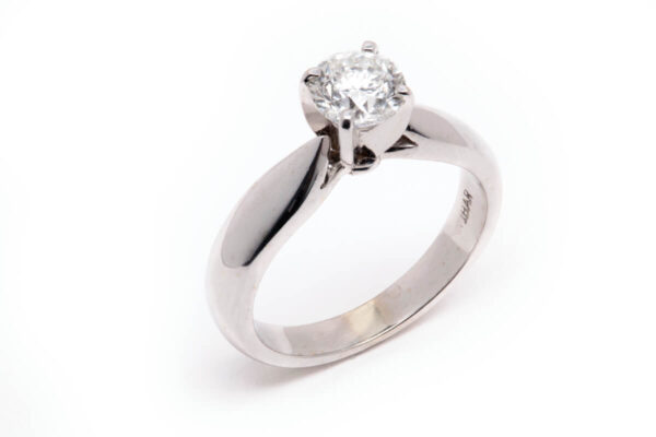 18kt White Gold Engagement Ring