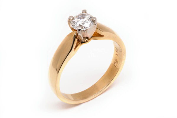 18kt Yellow Gold Engagement Ring