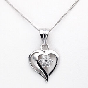 18kt White Gold Pendant with Diamonds and 14kt White Gold Chain